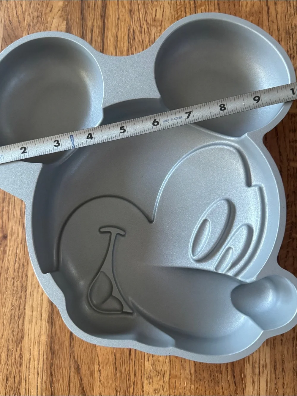 NIB Farberware Disney Mickey Mouse Cast Aluminum Cake Pan Nonstck. vintage style